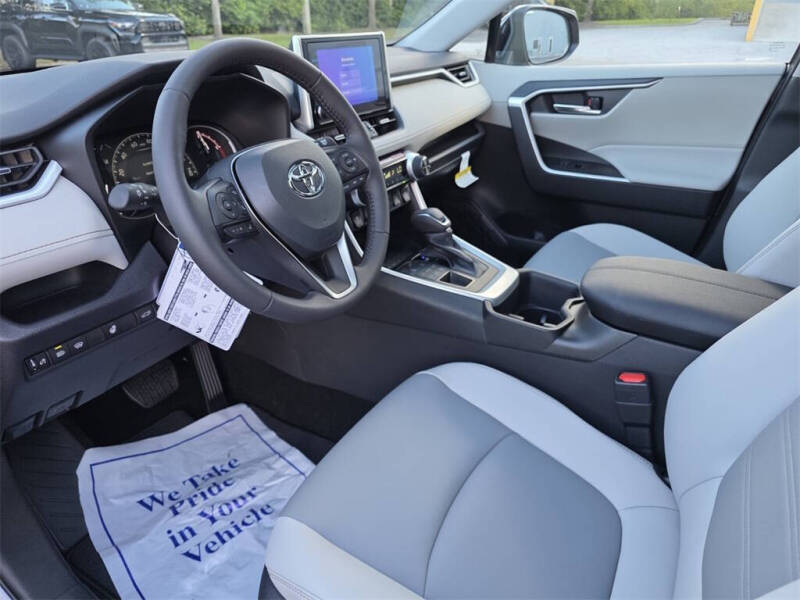 2025 Toyota RAV4 XLE Premium