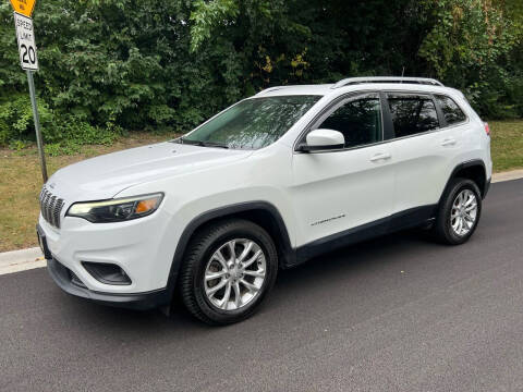 2019 Jeep Cherokee for sale at TOP YIN MOTORS in Mount Prospect IL