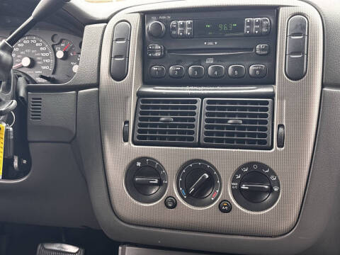 2004 Ford Explorer XLT