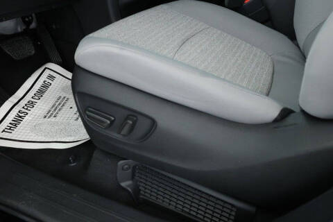 2025 Toyota Sienna LE 8-Passenger