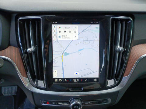 2025 Volvo V60 Cross Country B5 Plus