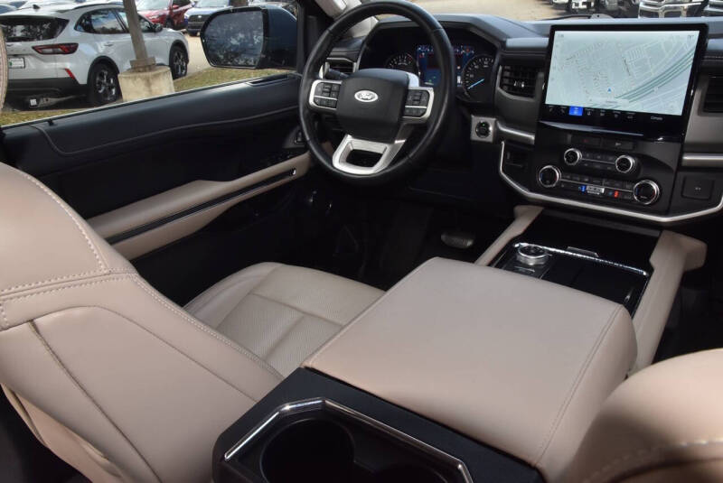 2023 Ford Expedition XLT