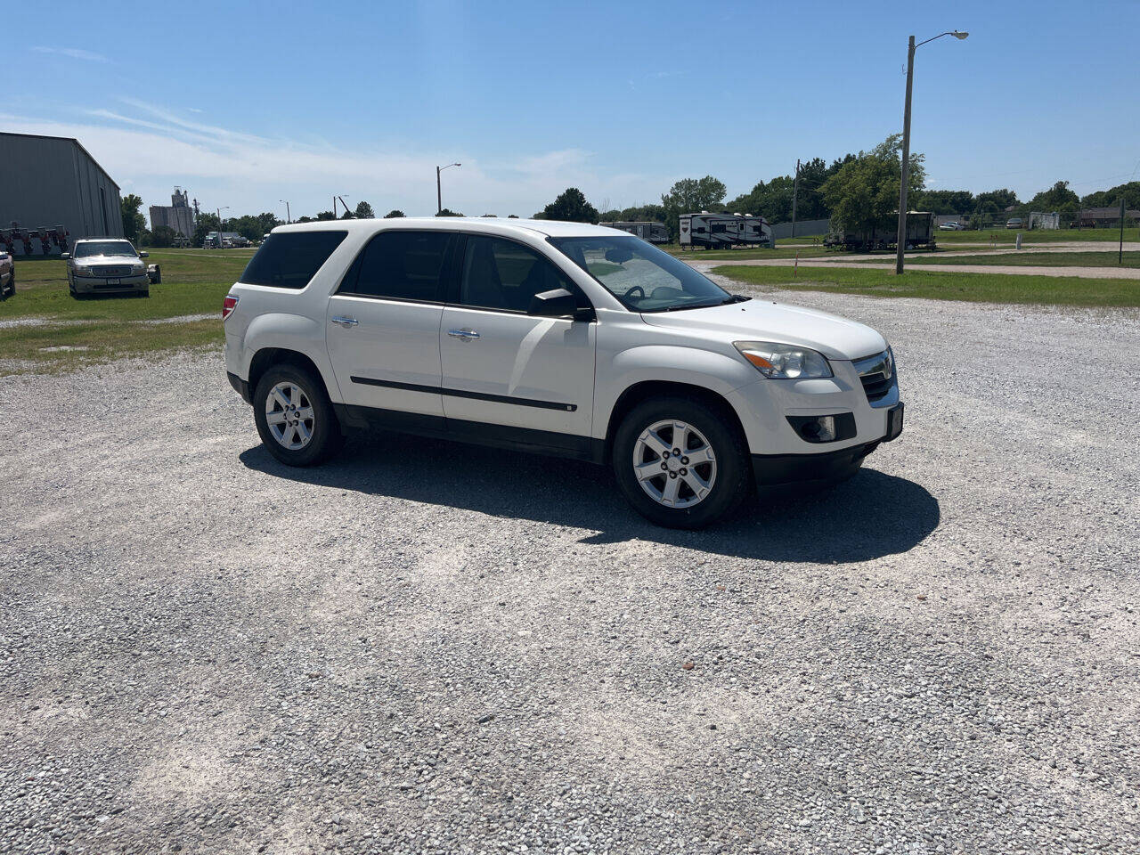 White 2009 Saturn Outlook XE AWD XE 4dr SUV 1