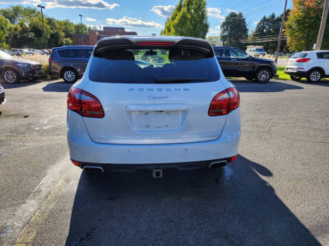 2014 Porsche Cayenne Platinum