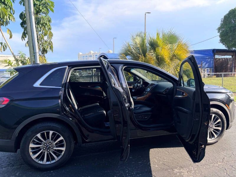 2019 Lincoln Nautilus Select