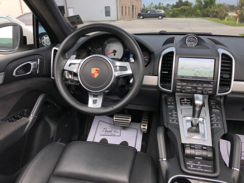 2013 Porsche Cayenne GTS