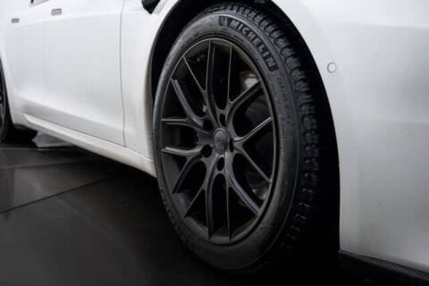 2022 Tesla Model S Plaid