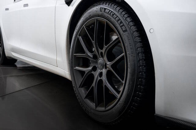 2022 Tesla Model S Plaid