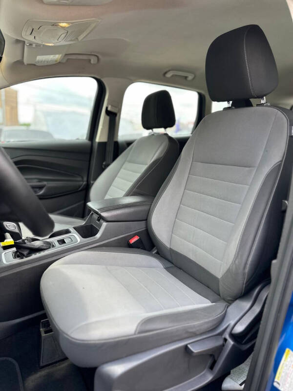 2017 Ford Escape S