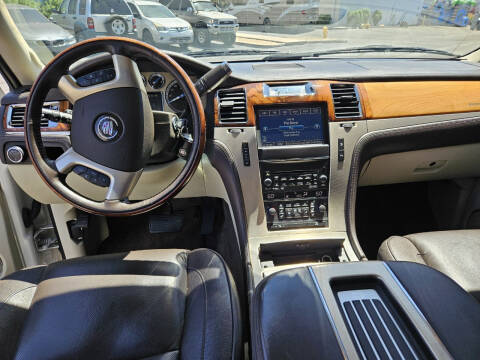 2011 Cadillac Escalade Platinum Edition