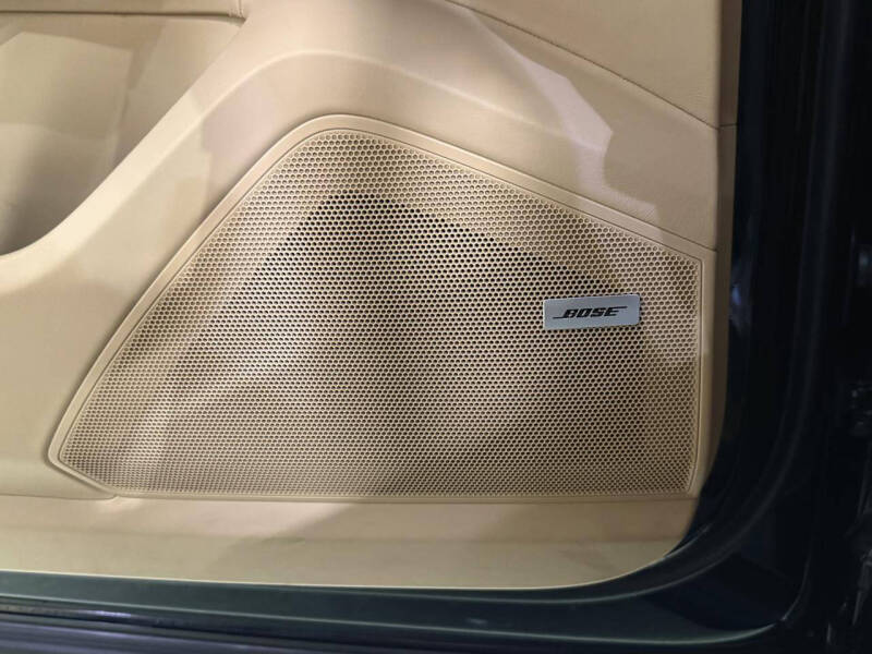 2023 Porsche Cayenne Platinum Edition
