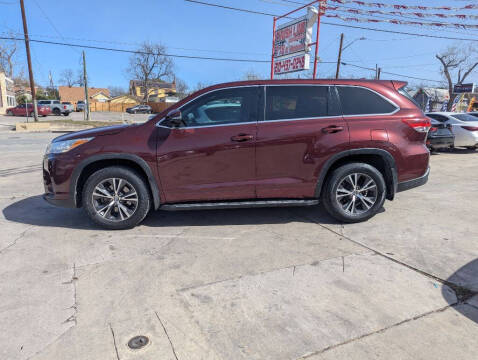 2017 Toyota Highlander for sale at FINISH LINE AUTO GROUP in San Antonio TX