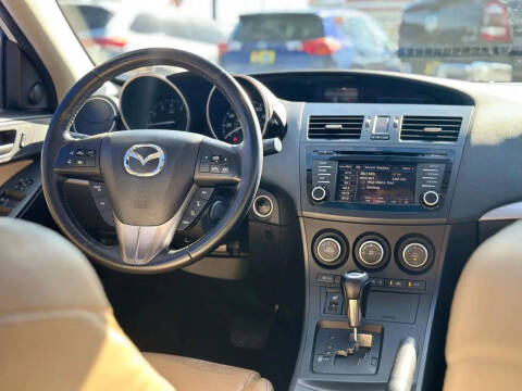 2013 Mazda MAZDA3 i Grand Touring