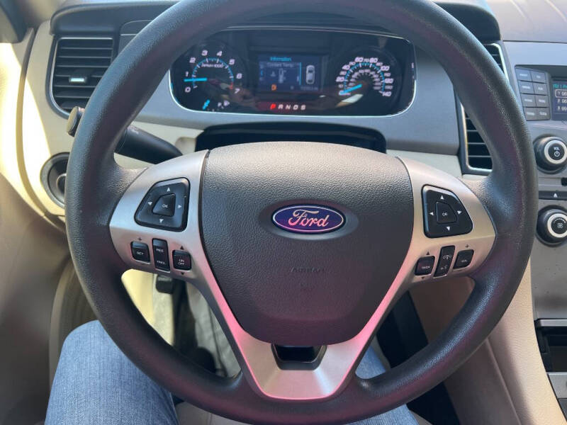 2018 Ford Taurus SE
