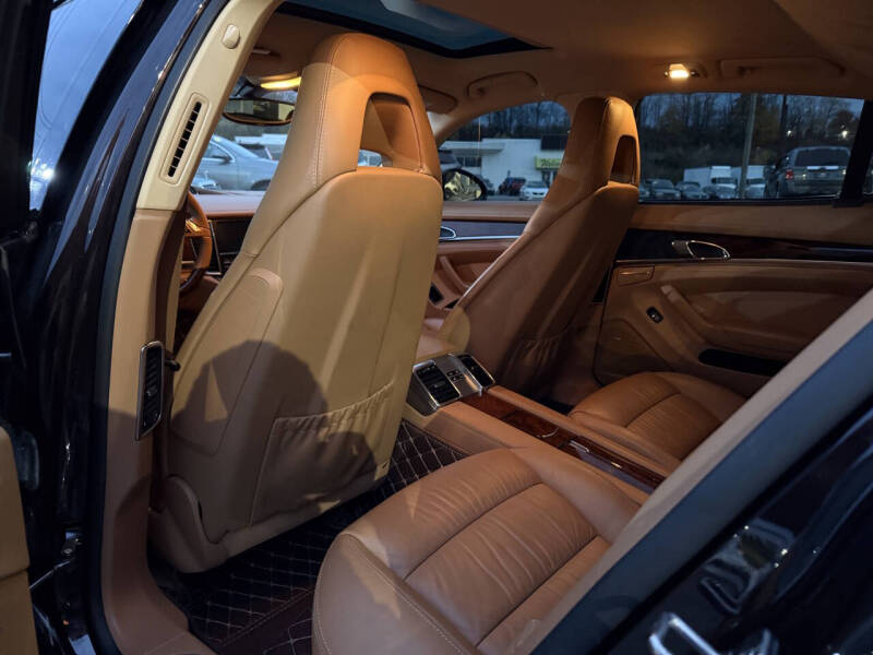2012 Porsche Panamera 4