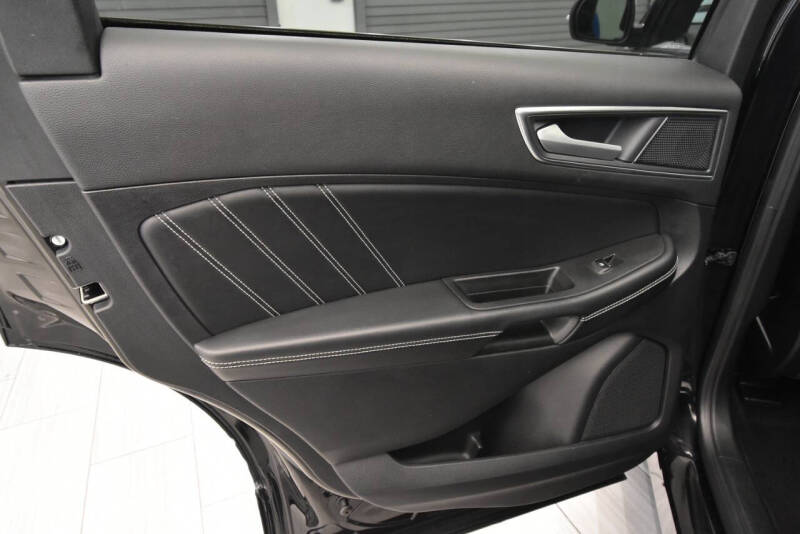 2021 Ford Edge ST