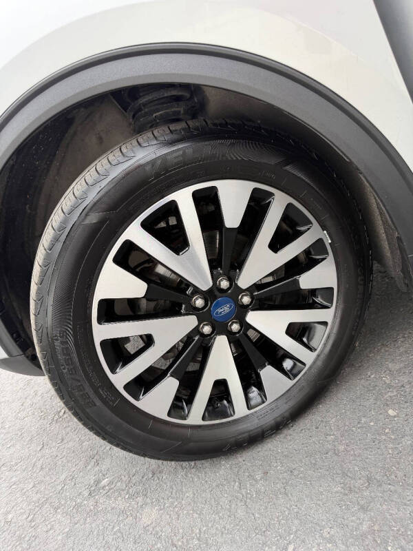 2020 Ford Escape SEL