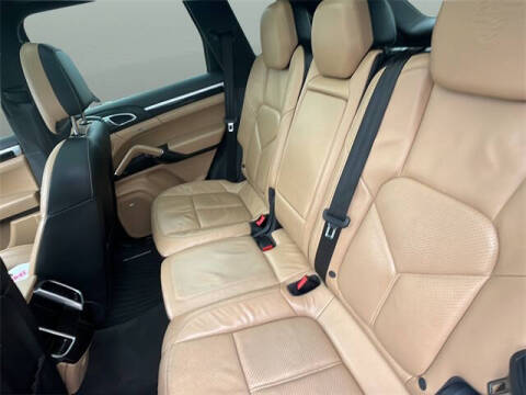 2014 Porsche Cayenne Platinum