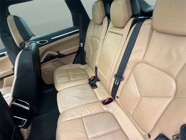 2014 Porsche Cayenne Platinum