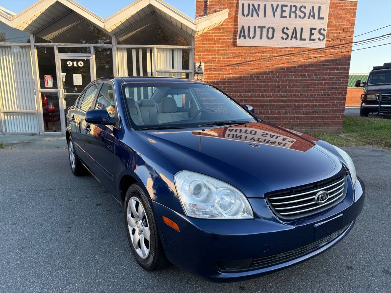 2007 Kia Optima for sale at Universal Auto Sales LLC in Burlington, NC