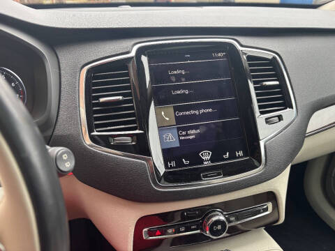 2016 Volvo XC90 T6 Momentum