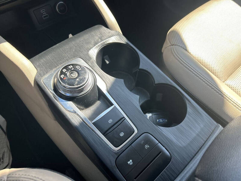 2021 Ford Escape SEL