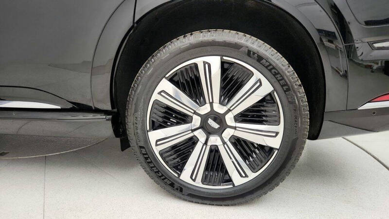 2025 Cadillac Escalade IQ Luxury 2