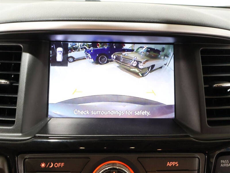 2020 Nissan Pathfinder SV