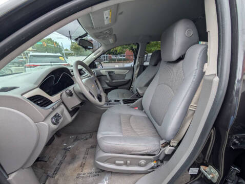 2017 Chevrolet Traverse LS