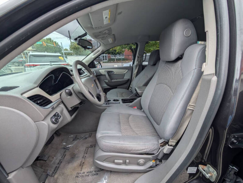 2017 Chevrolet Traverse LS