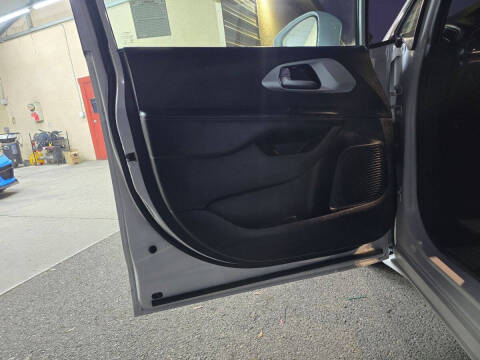 2020 Chrysler Pacifica Touring