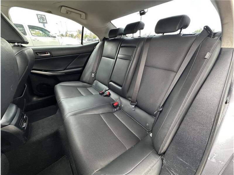 2017 Lexus IS 200t