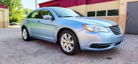 2013 Chrysler 200 for sale at Import & Truck Sales in Bloomington IN