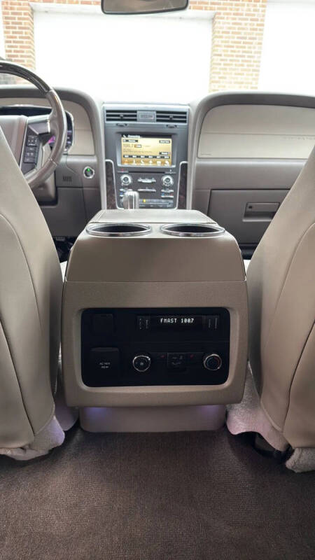 2016 Lincoln Navigator Select
