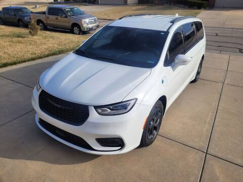 2021 Chrysler Pacifica Hybrid for sale at SPECIAL OFFER in Los Angeles CA