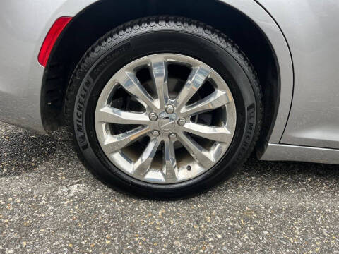 2016 Chrysler 300 Limited