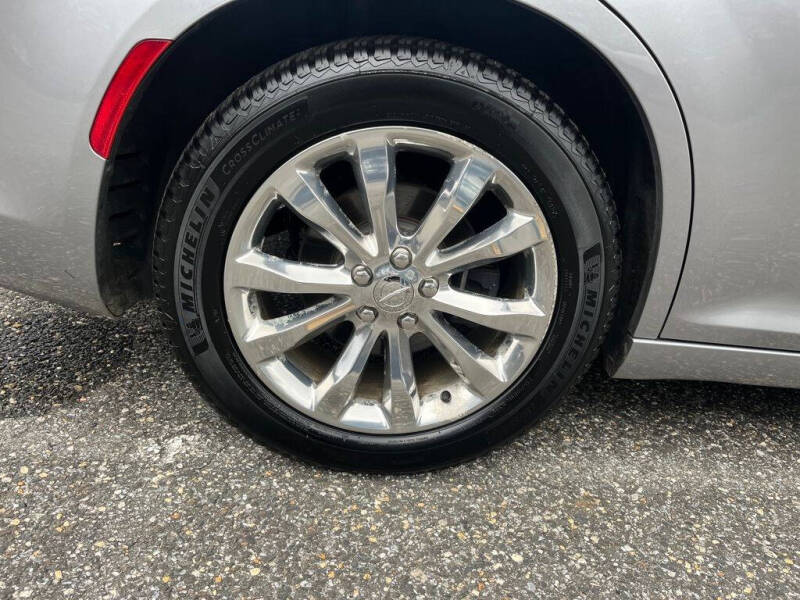 2016 Chrysler 300 Limited