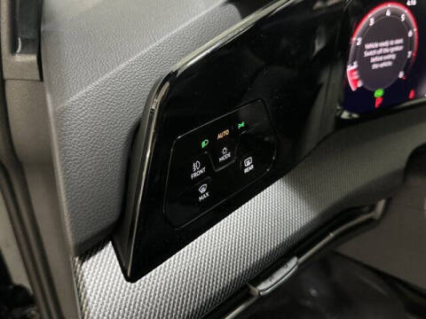 2025 Volkswagen Golf GTI SE