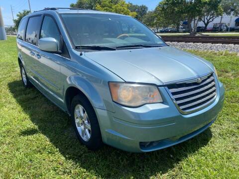 2008 Chrysler Town and Country for sale at UNITED AUTO BROKERS in Hollywood FL