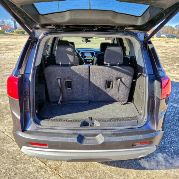 2017 GMC Acadia SLE-2