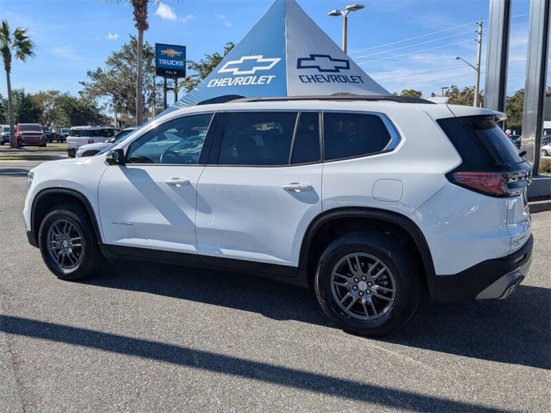 2025 GMC Acadia Elevation