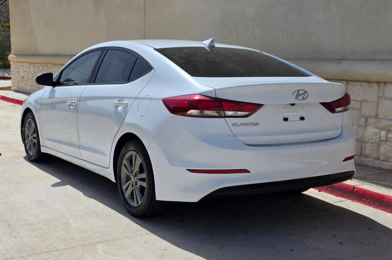 2018 Hyundai Elantra