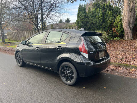 2016 Toyota Prius c Persona Special Edition