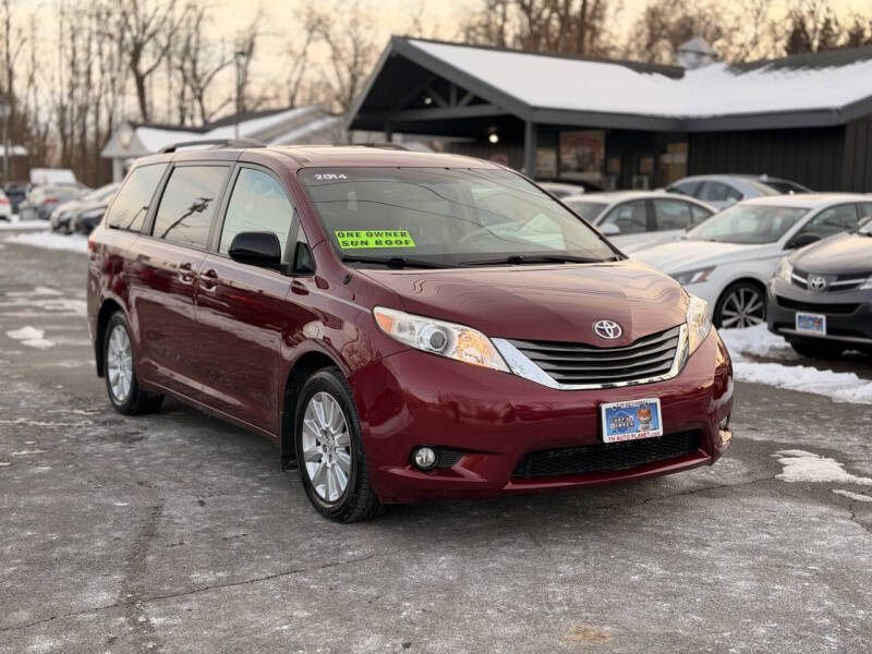 2014 Toyota Sienna XLE 7-Passenger