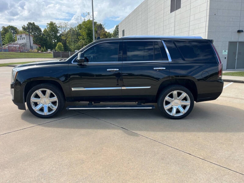 2016 Cadillac Escalade Premium photo 2