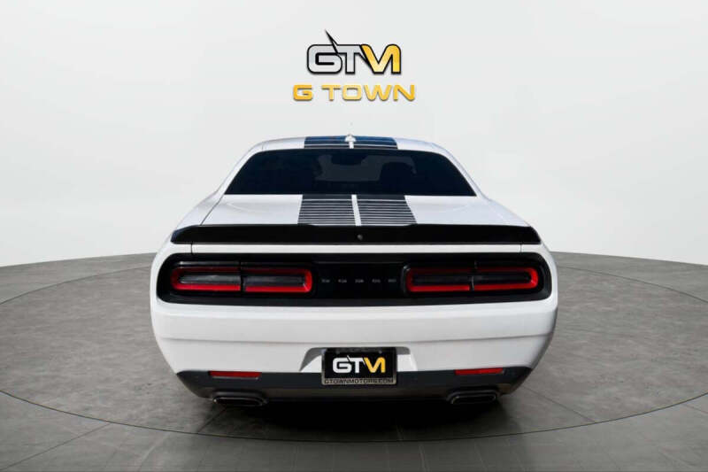 2018 Dodge Challenger SXT Plus