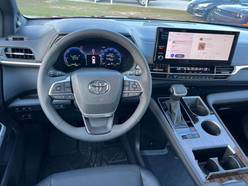 2025 Toyota Sienna Limited 7-Passenger