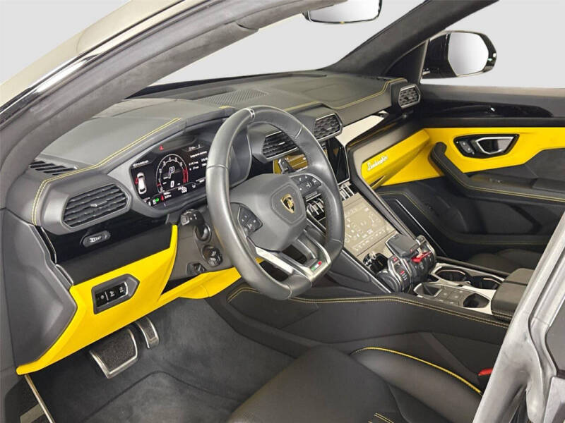 2024 Lamborghini Urus S