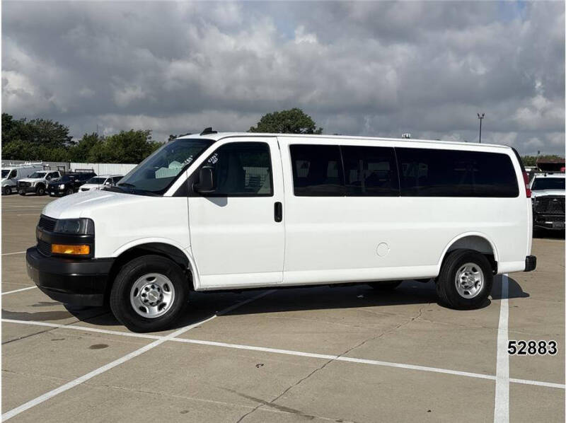2025 Chevrolet Express LS 3500