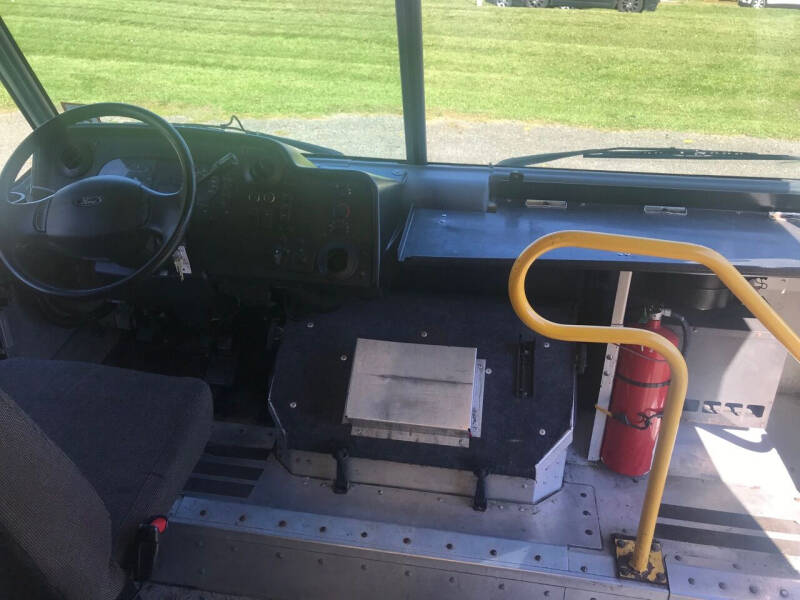 2017 Ford Stripped Chassis